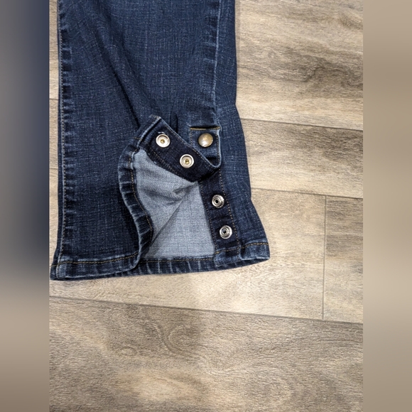 Lee Regular Fit Bootcut mid Rise Flex Motio Women's Blue Jean. Unique With Snaps - Picture 3 of 8